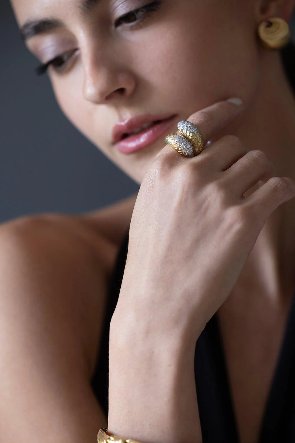 Park Avenue Crossover Ring - Image 2