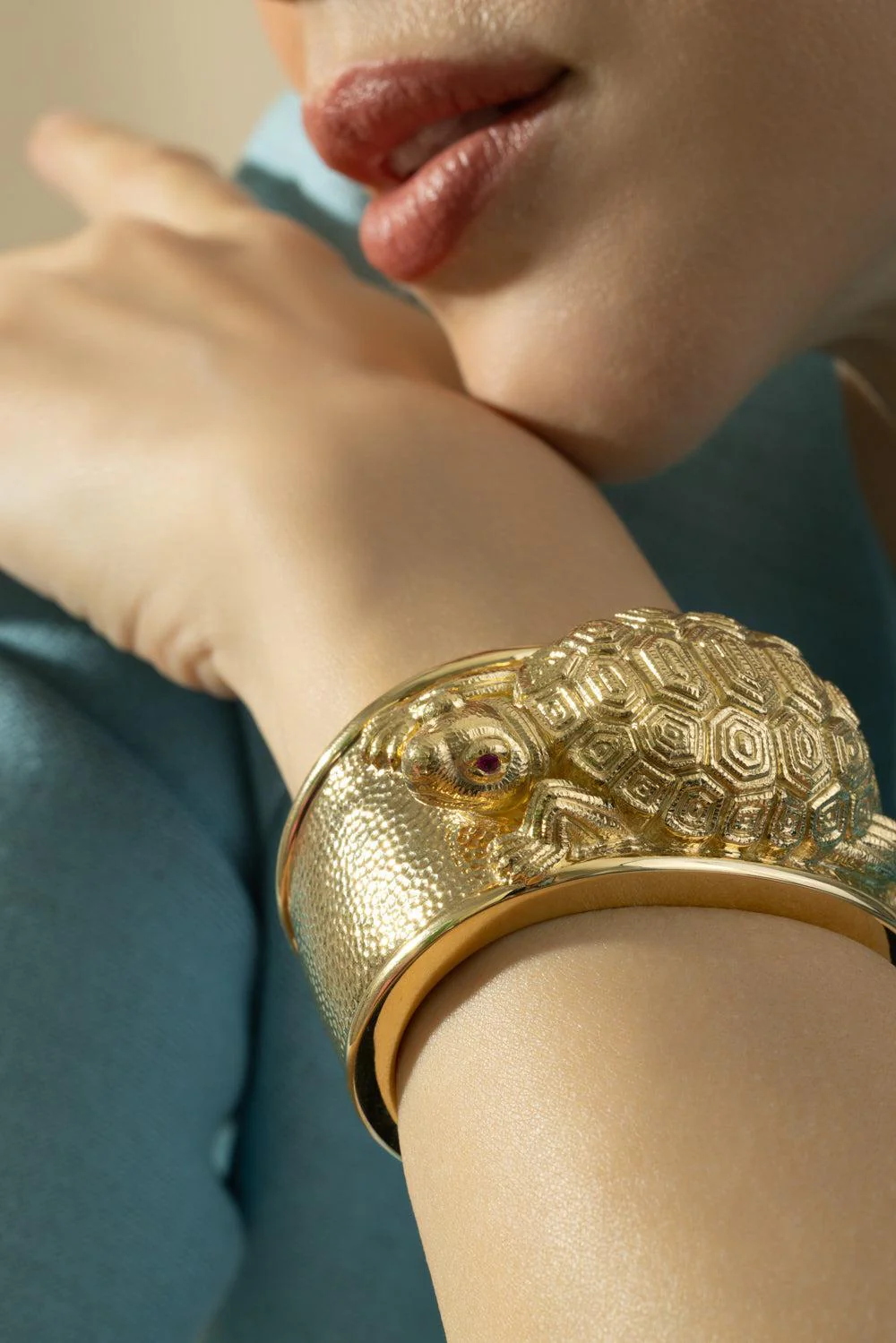 Tortoise Repousse Bracelet - Image 3