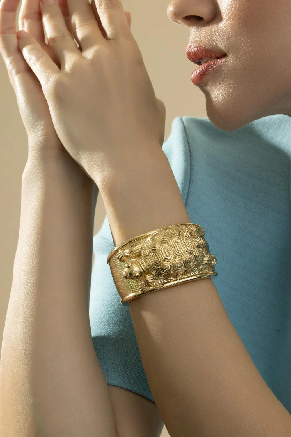 Tortoise Repousse Bracelet - Image 4