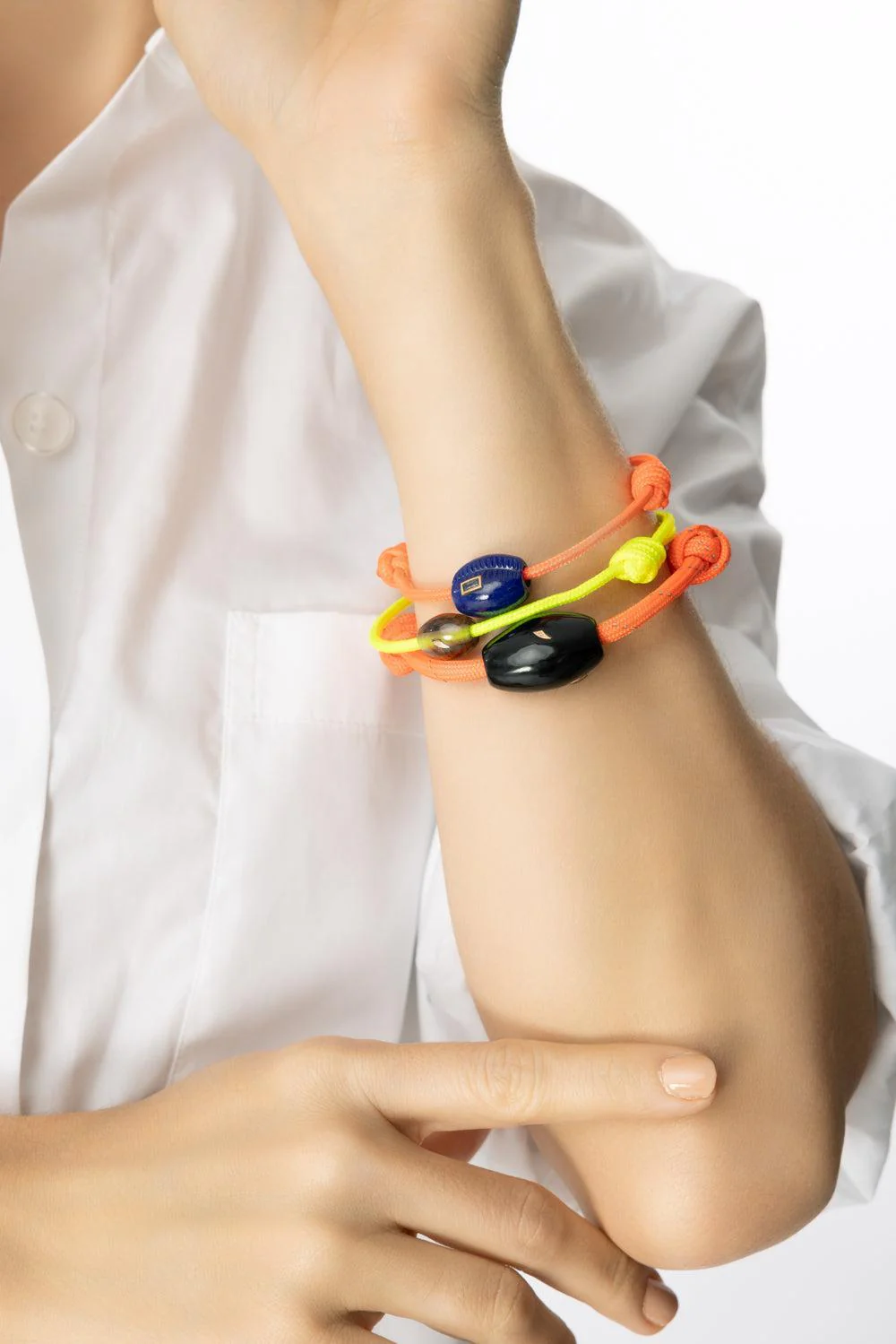 Lapis Saphire Cowry Bead Bracelet - Image 2