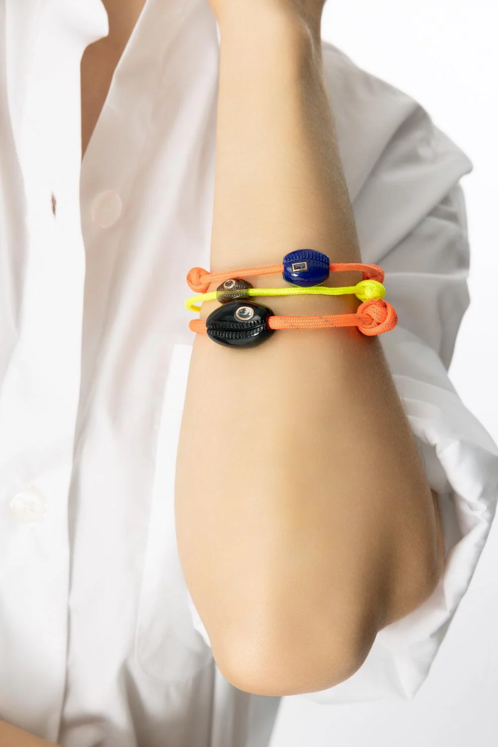 Lapis Saphire Cowry Bead Bracelet - Image 3
