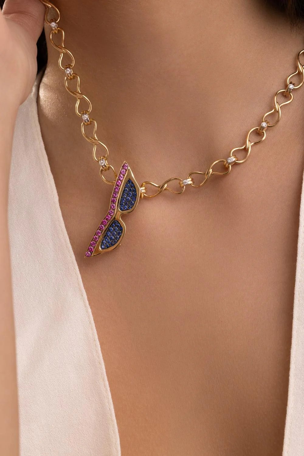 Diamond Interlocking Chain Necklace - Image 3