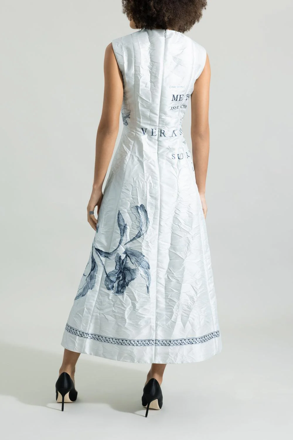 Sleeveless Textured Floral Midi Dress - Image 4