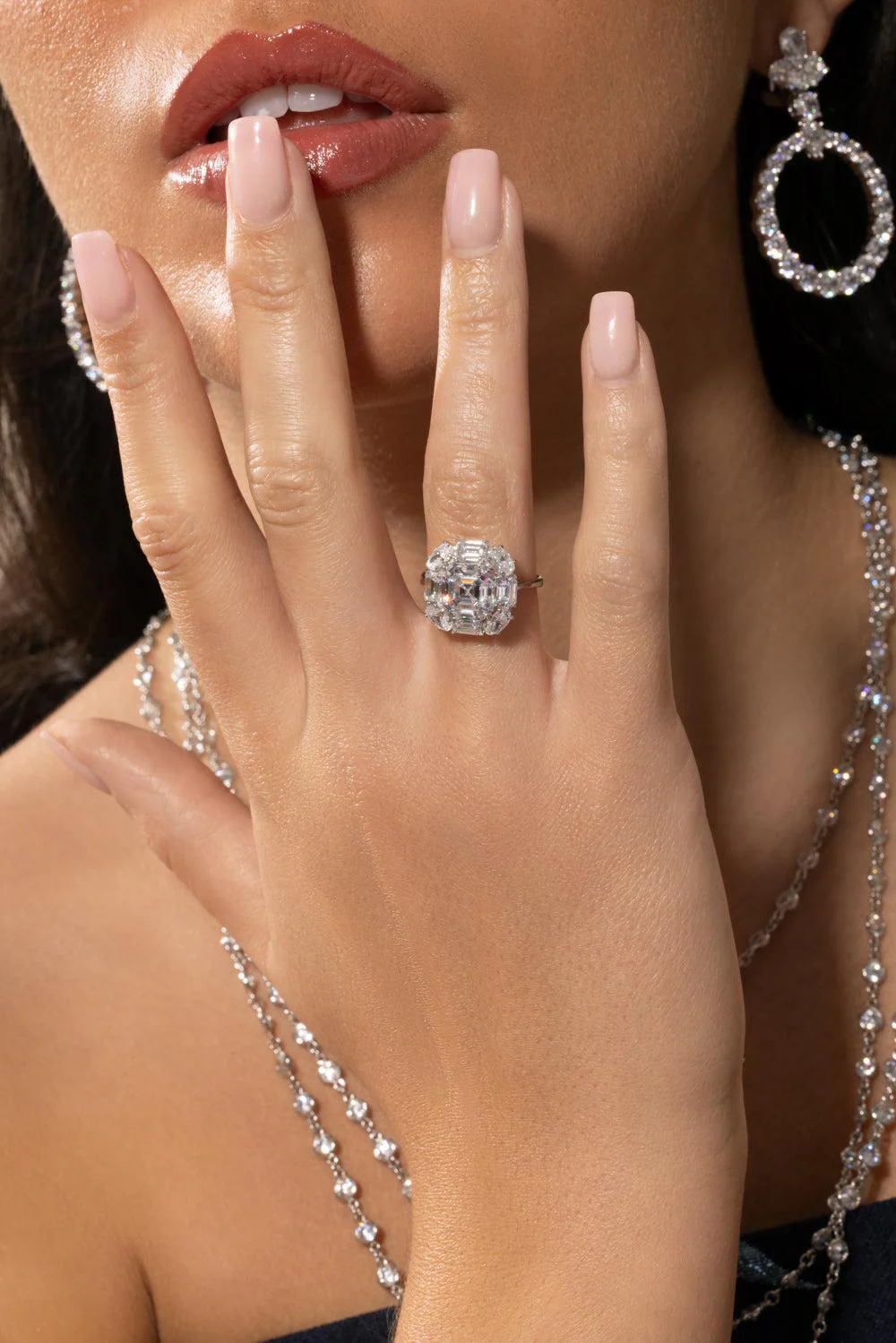 Cushion Cut Center Halo Ring - Image 2