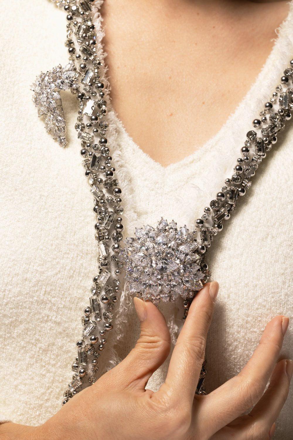 Flowing Cluster Brooch - Image 4