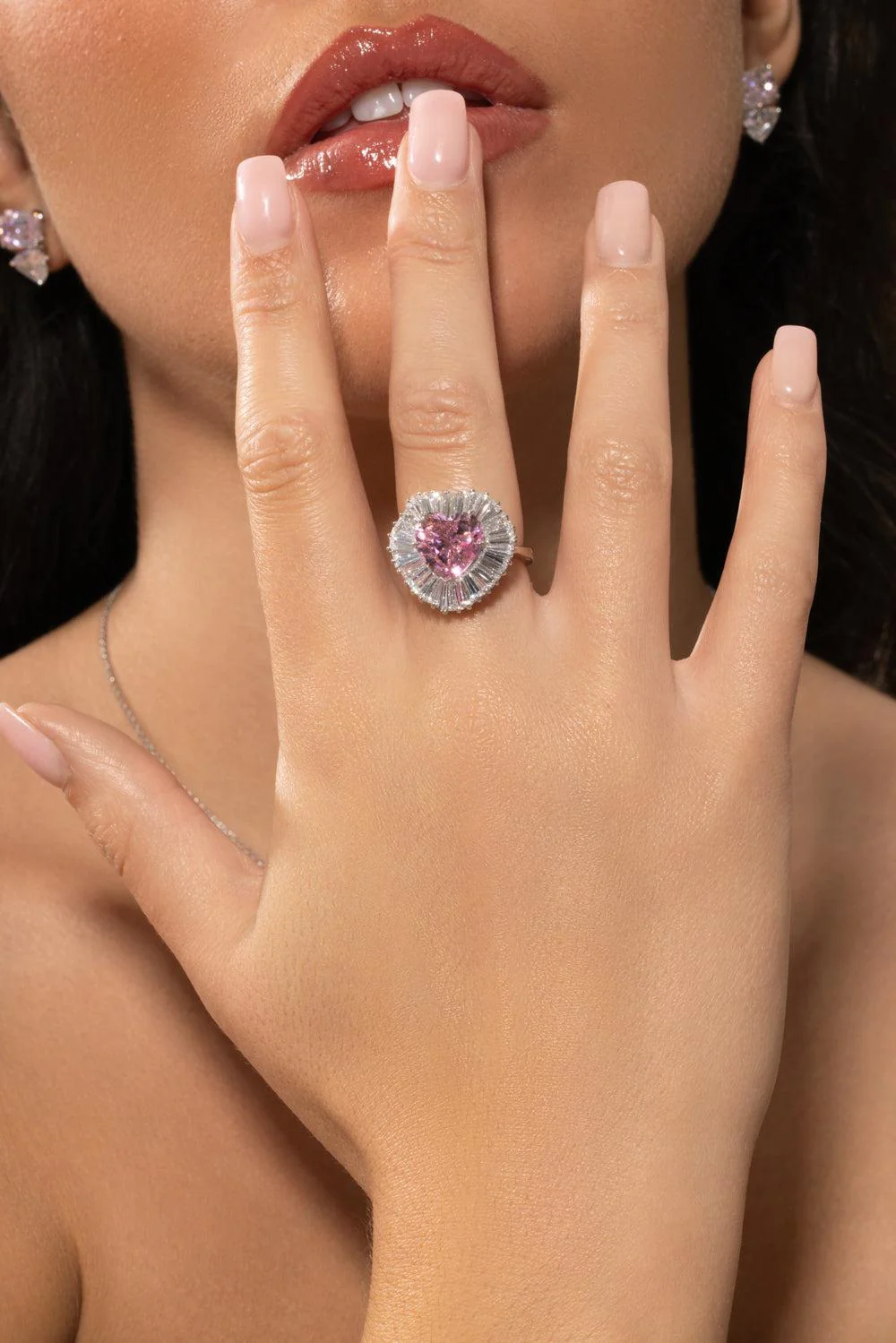 Heart Center Baguette Side Ring - Image 3