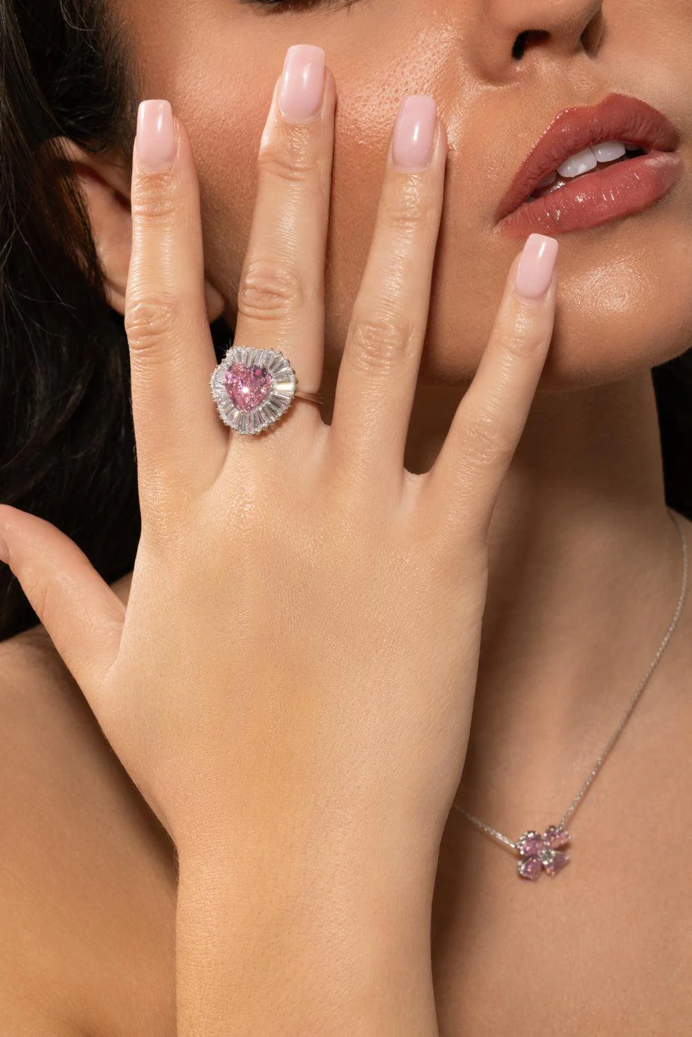 Heart Center Baguette Side Ring - Image 4