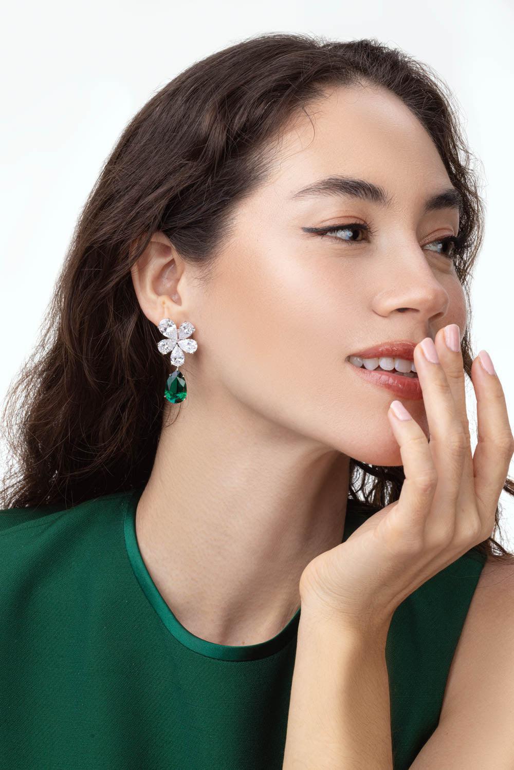 Large Cluster Emerald Clip Earrings - Image 4