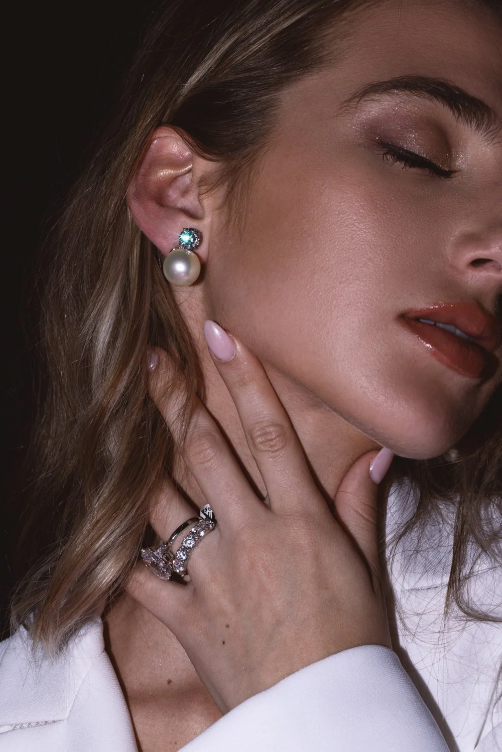 Round Pearl Stud Earrings - Image 2