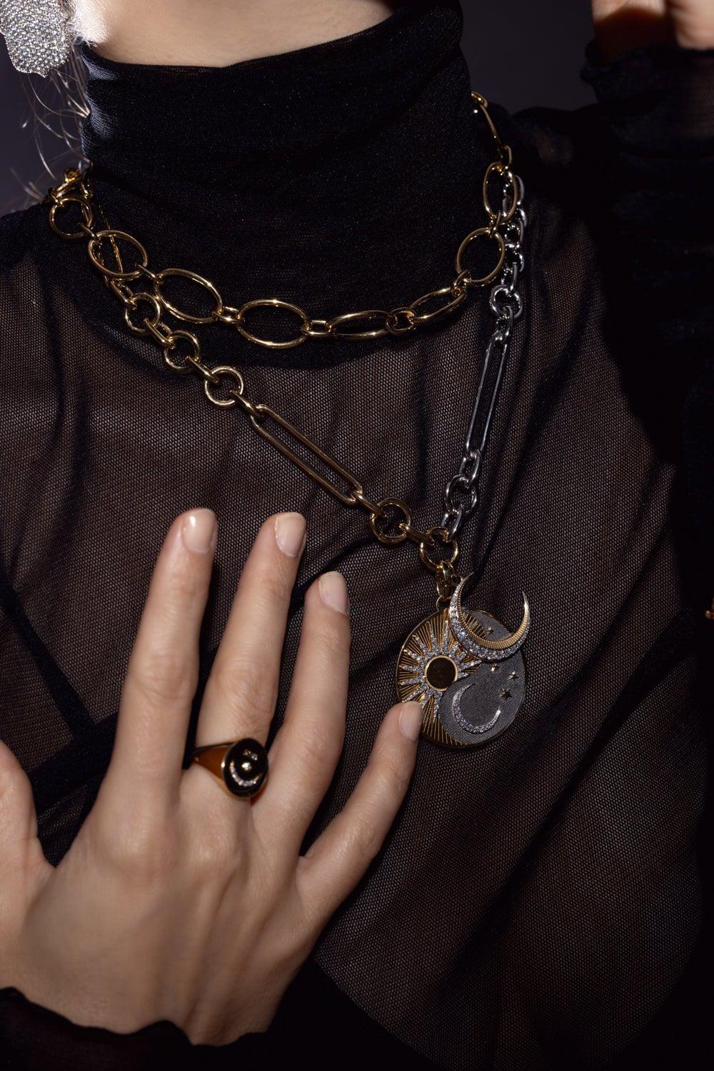 Bird's Eye Internal Compass Signet Ring - Image 3