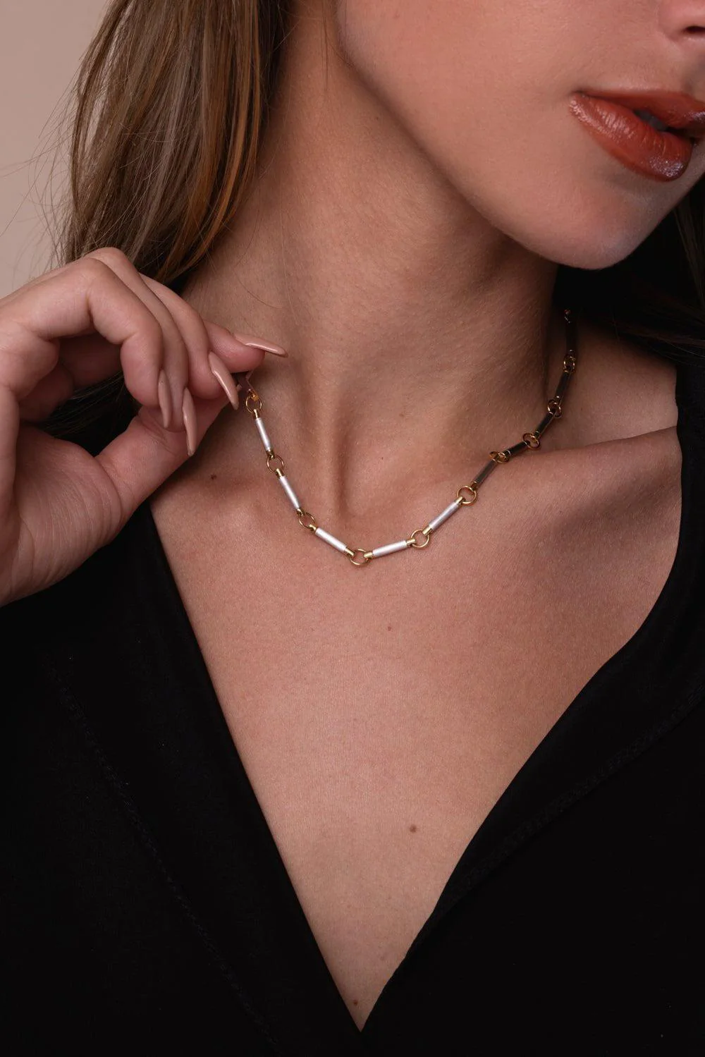 Element Chain Choker Necklace - Image 4