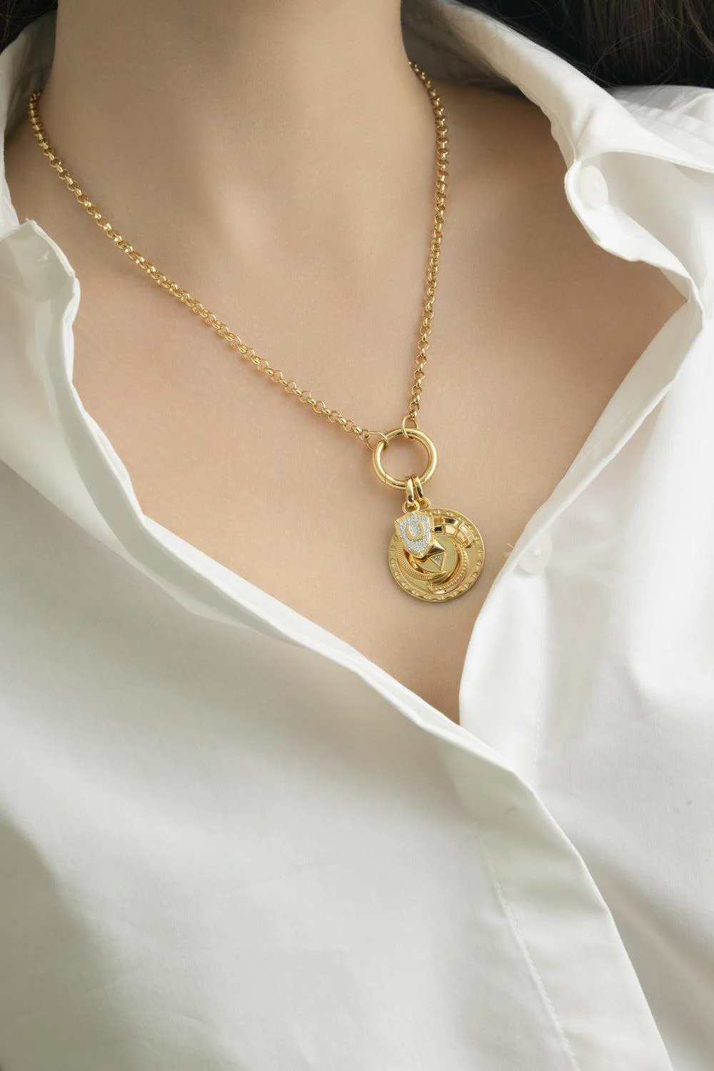 Horseshoe Crest Miniature Pendant - Image 3