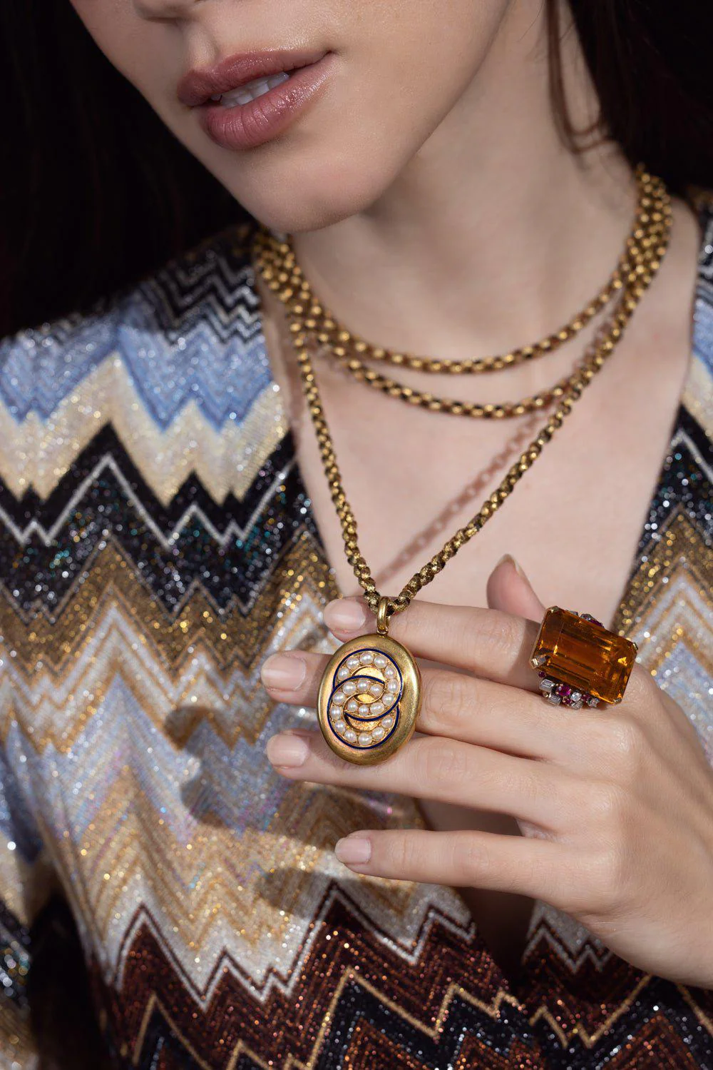 Split Intersected Circle Locket - Image 3