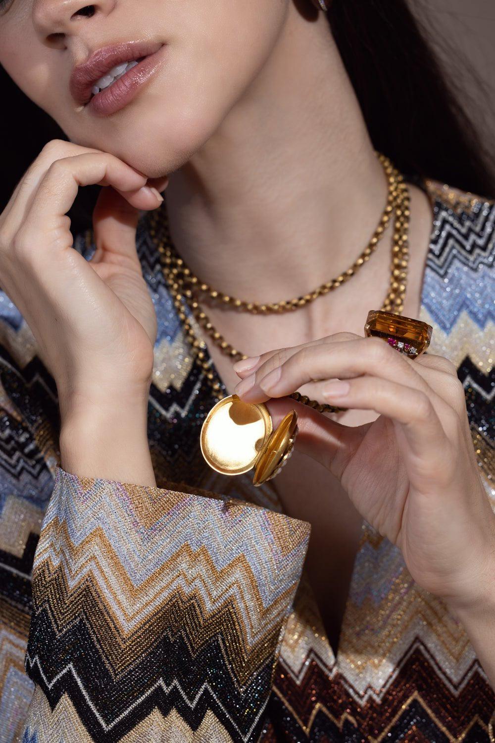 Split Intersected Circle Locket - Image 5