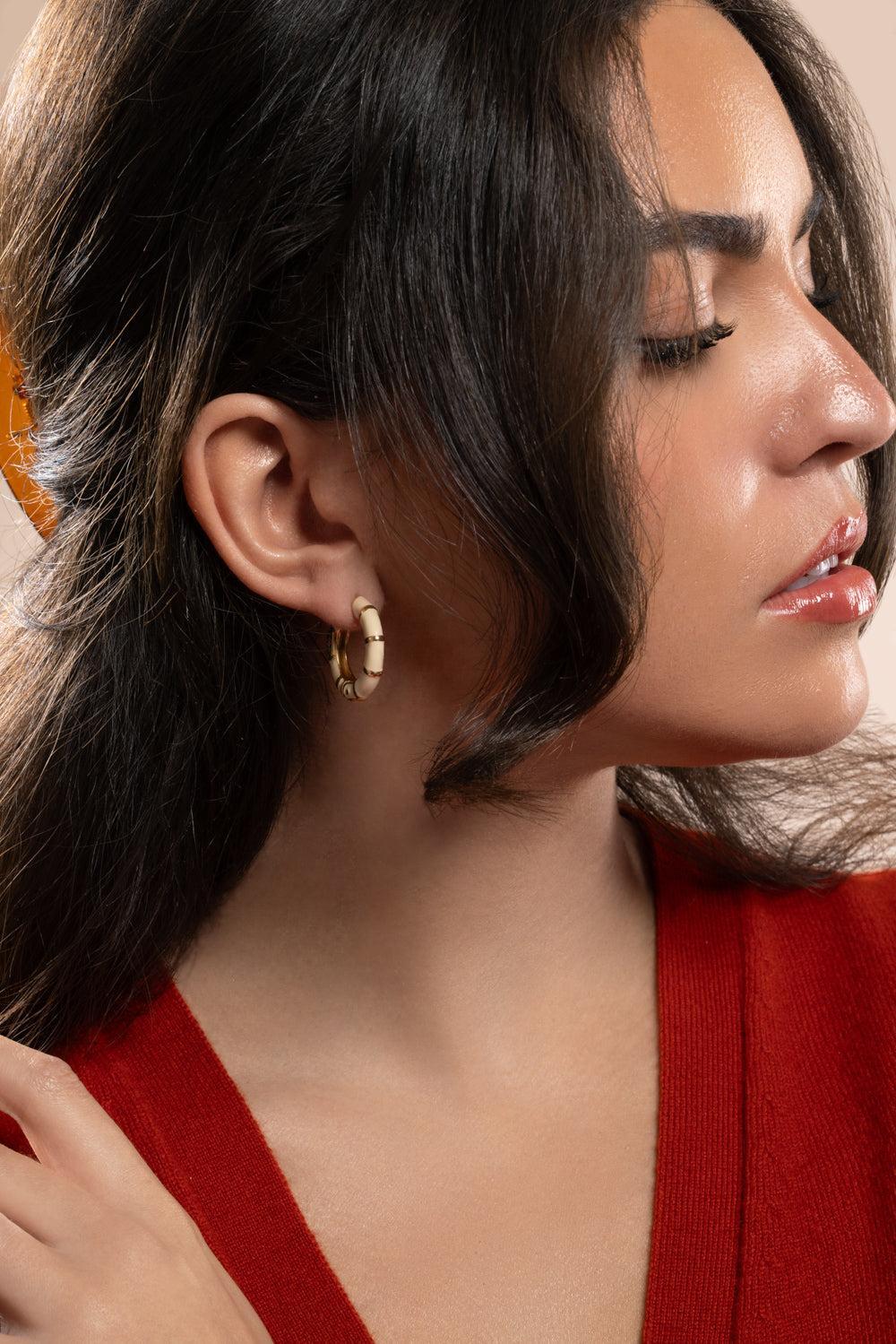 Cream Bambou Hoop Earrings - Image 4