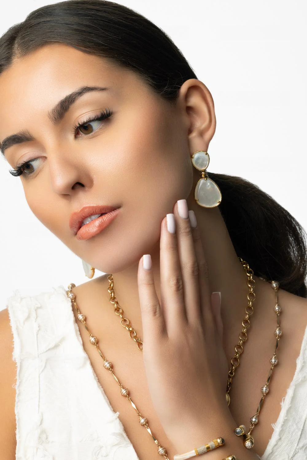 Small Pearl Silia Earrings - Image 2