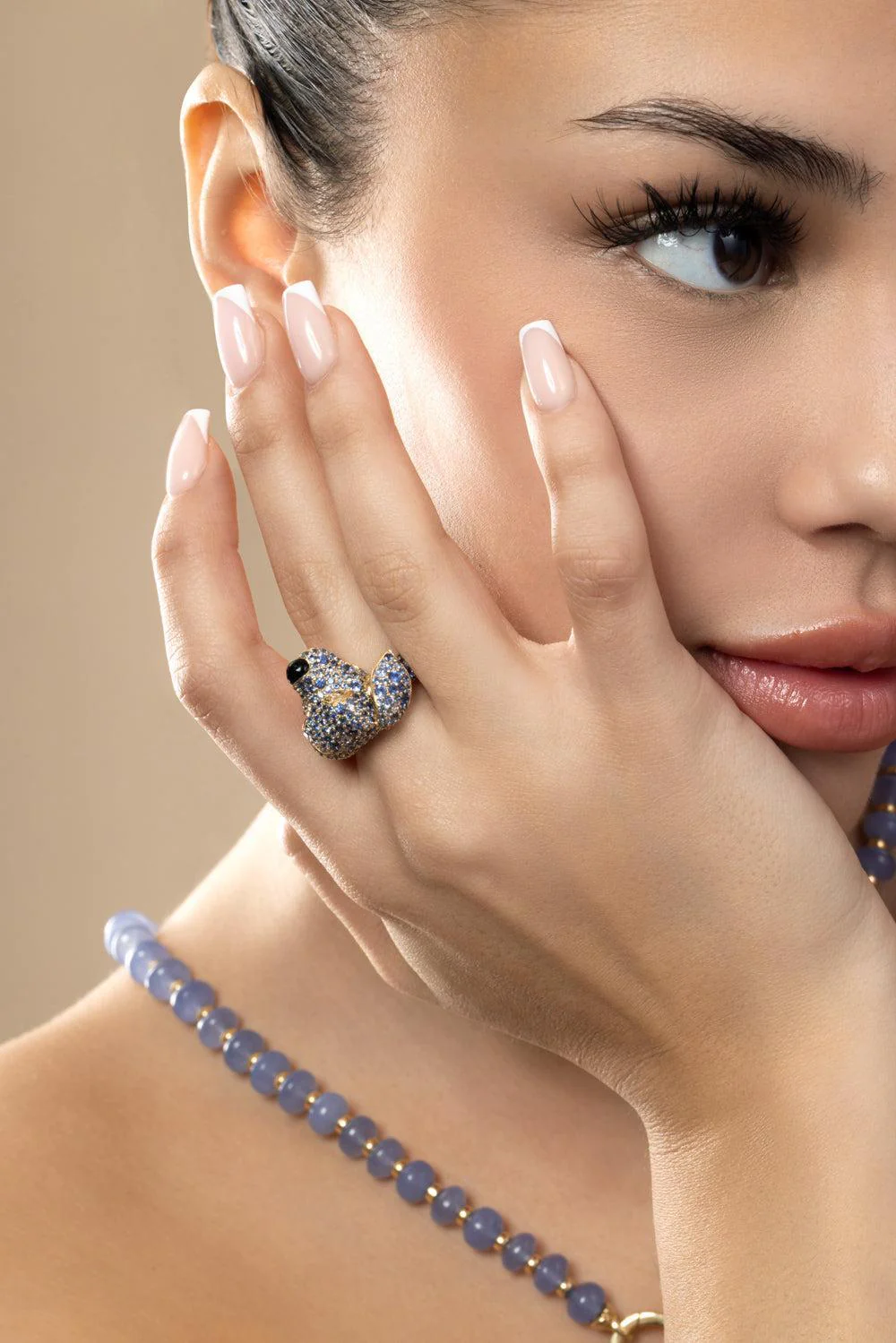 Blue Sapphire Onyx Dog Ark Ring - Image 3