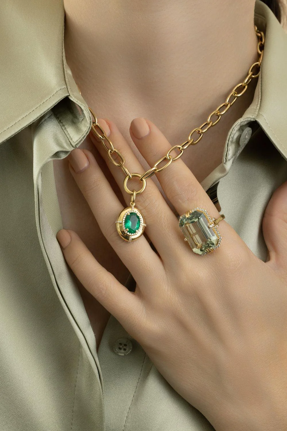 Emerald Oval Medallion Pendant Necklace - Image 4