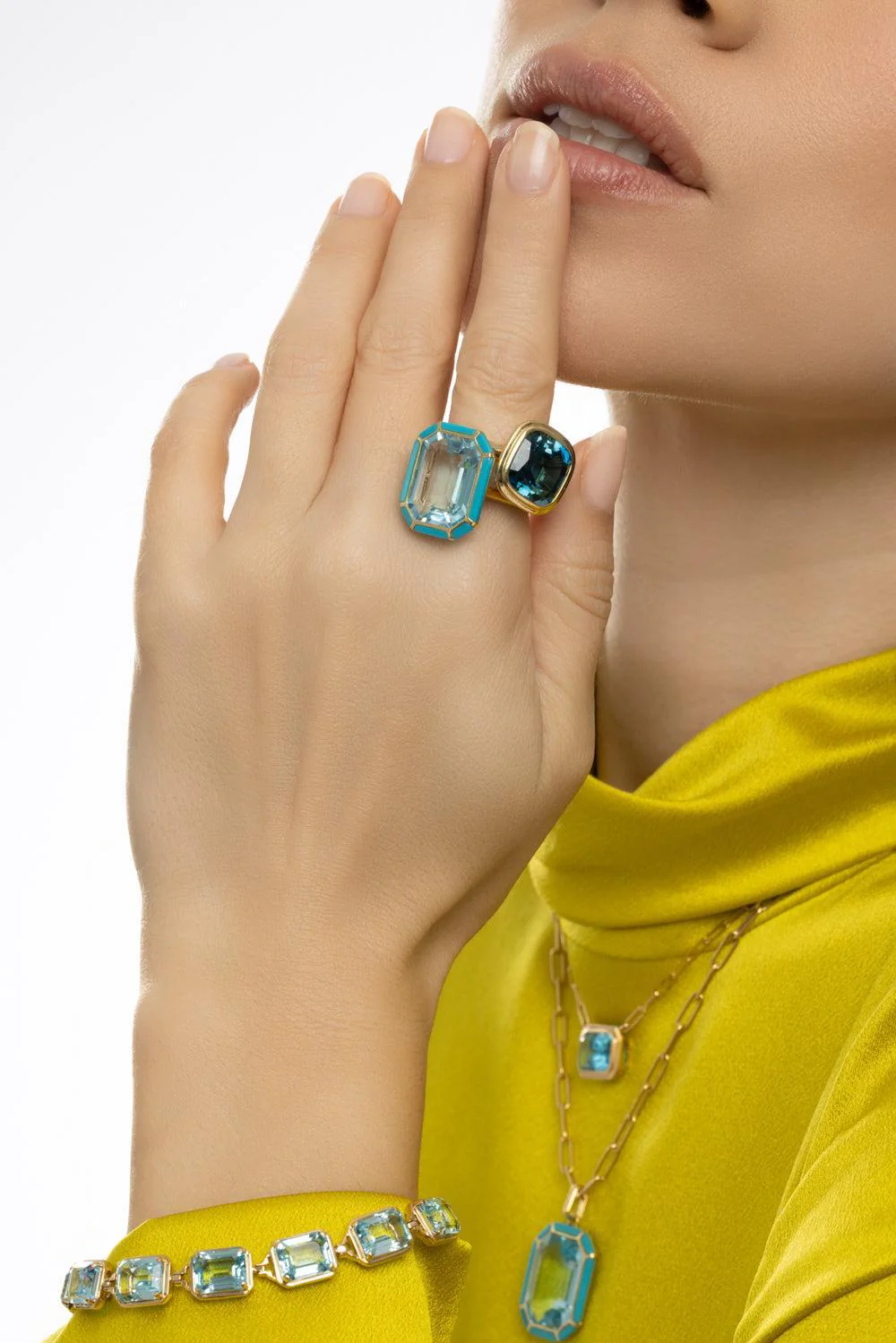 London Blue Topaz Manhattan Ring - Image 4