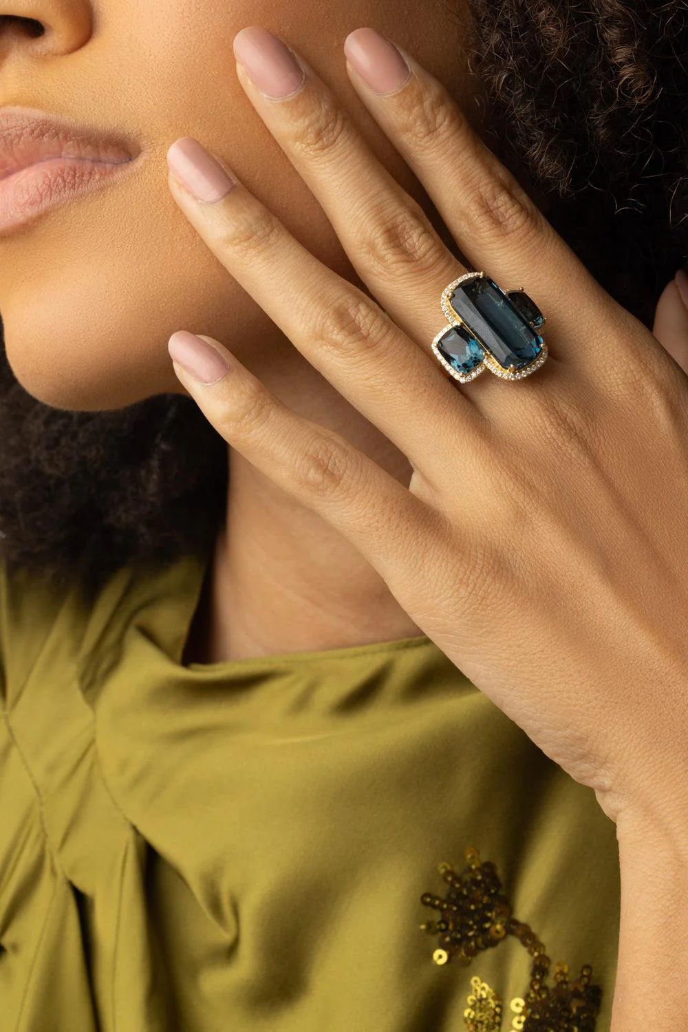 London Blue Topaz Three Stone Gossip Ring - Image 4