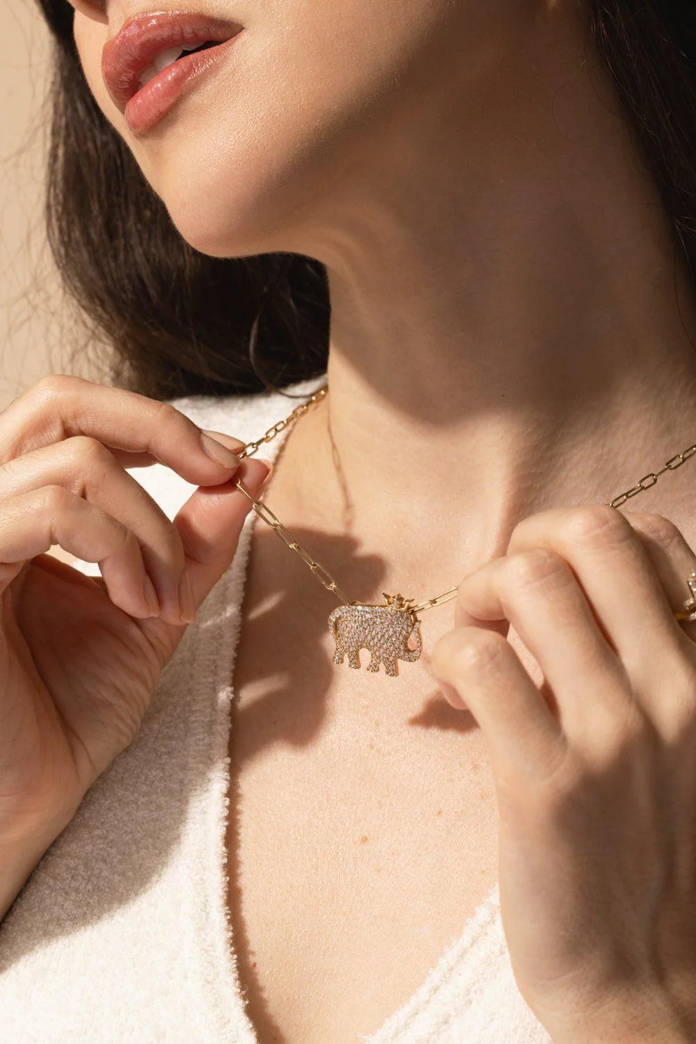 White Sapphire Elephant Pendant - Image 4