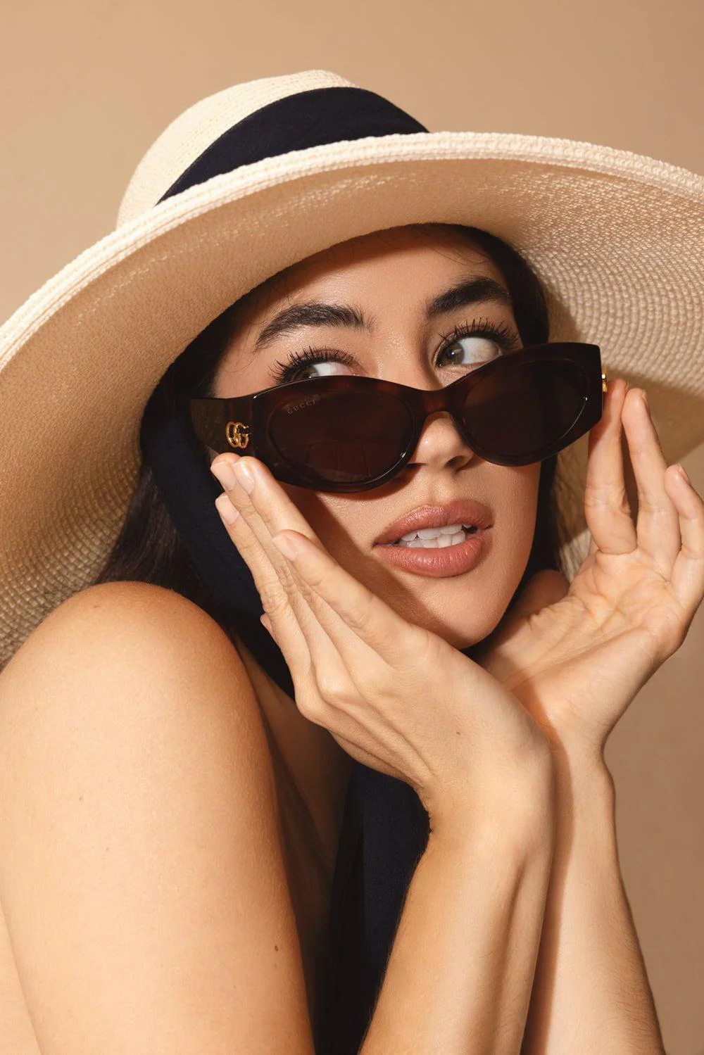 Cat-Eye Frame Sunglasses - Image 4