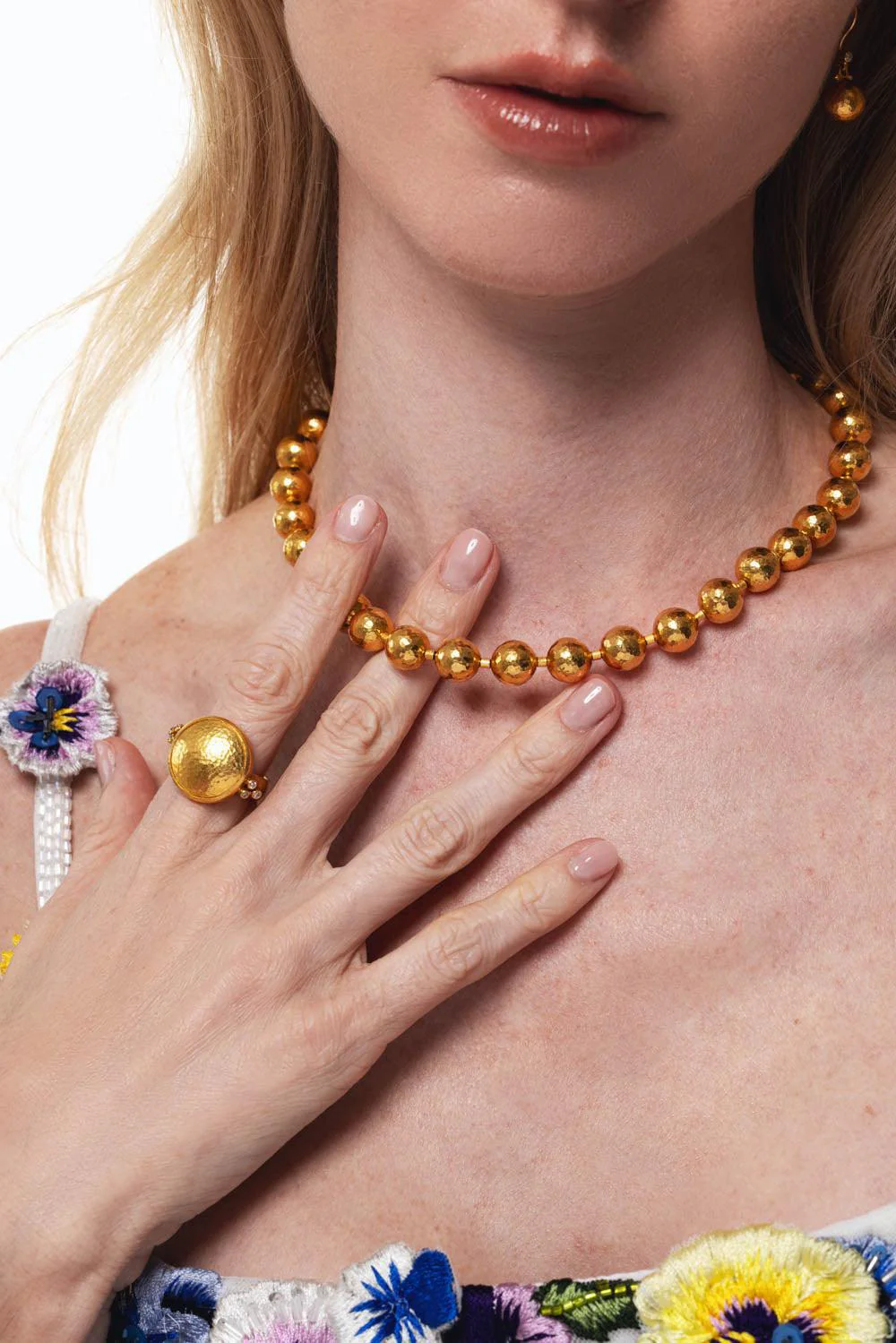 Round Ball Single-Strand Short Necklace - Image 2
