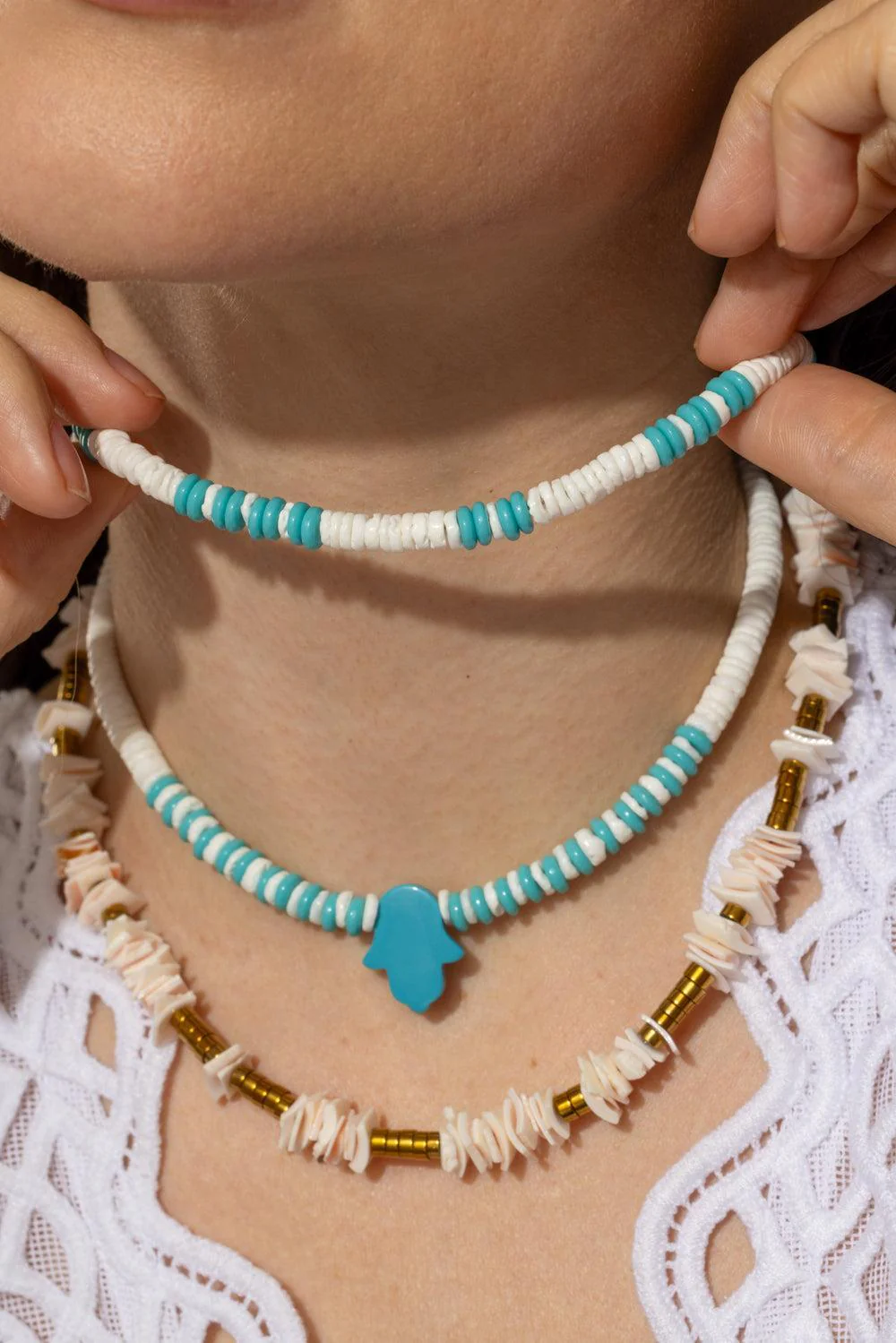 White Turquoise Shell Beaded Necklace - Image 3