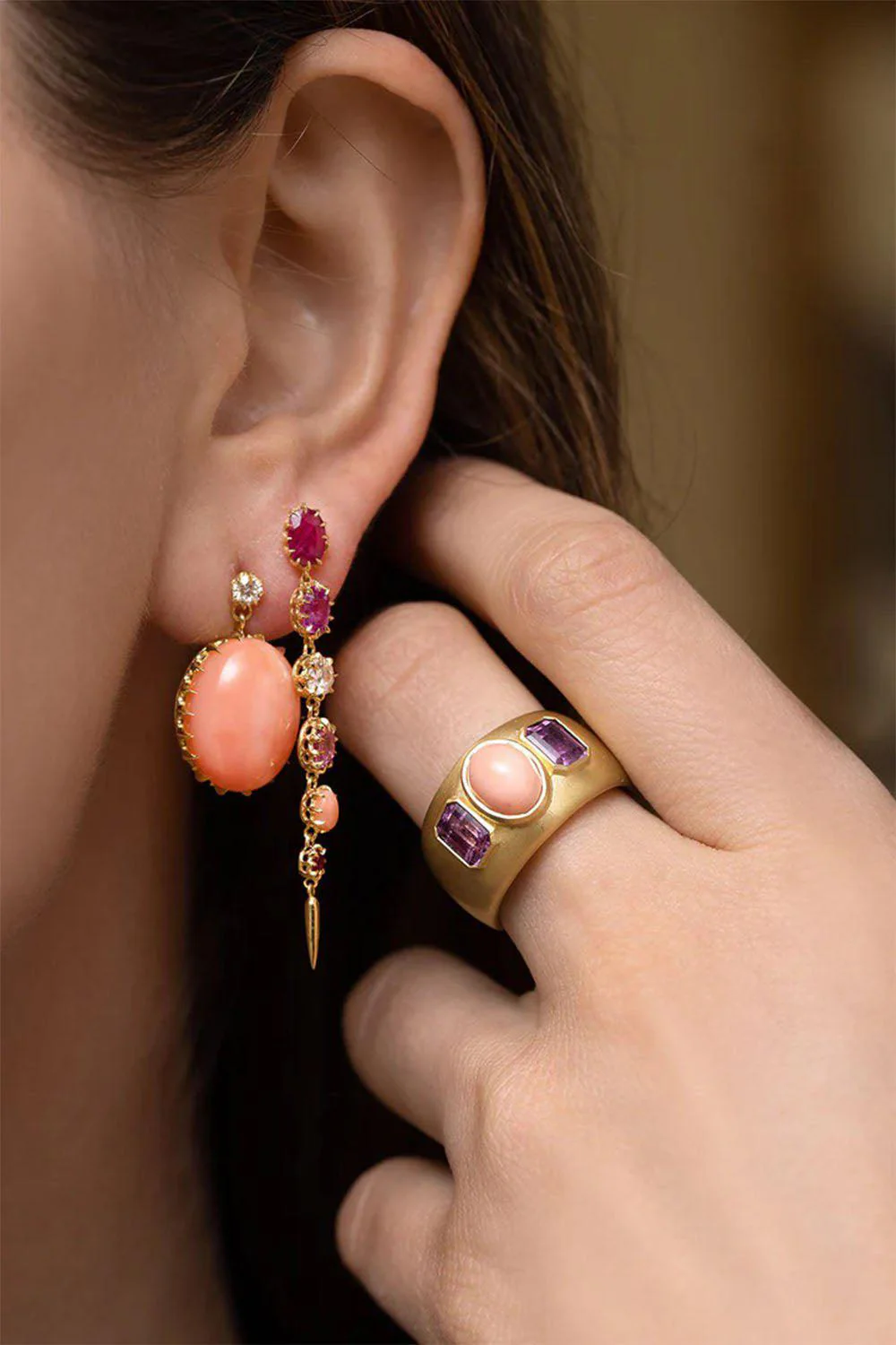 Three Stone Pink Sapphire Ring - Image 2