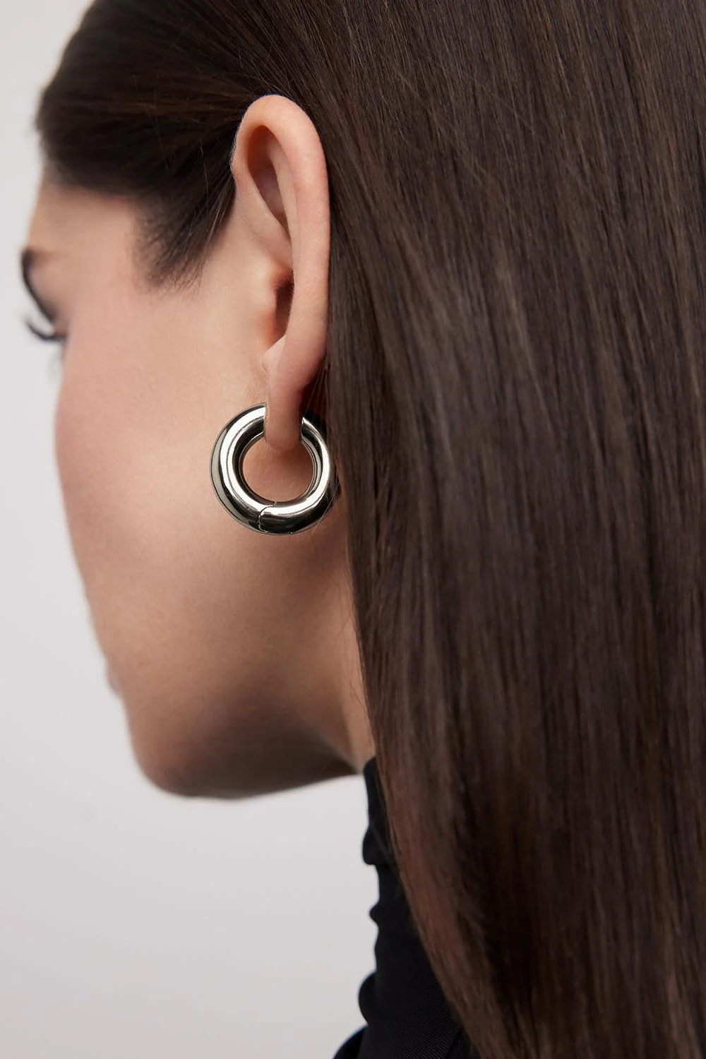 Micro Samira Hinged Huggie Earrings - Image 2