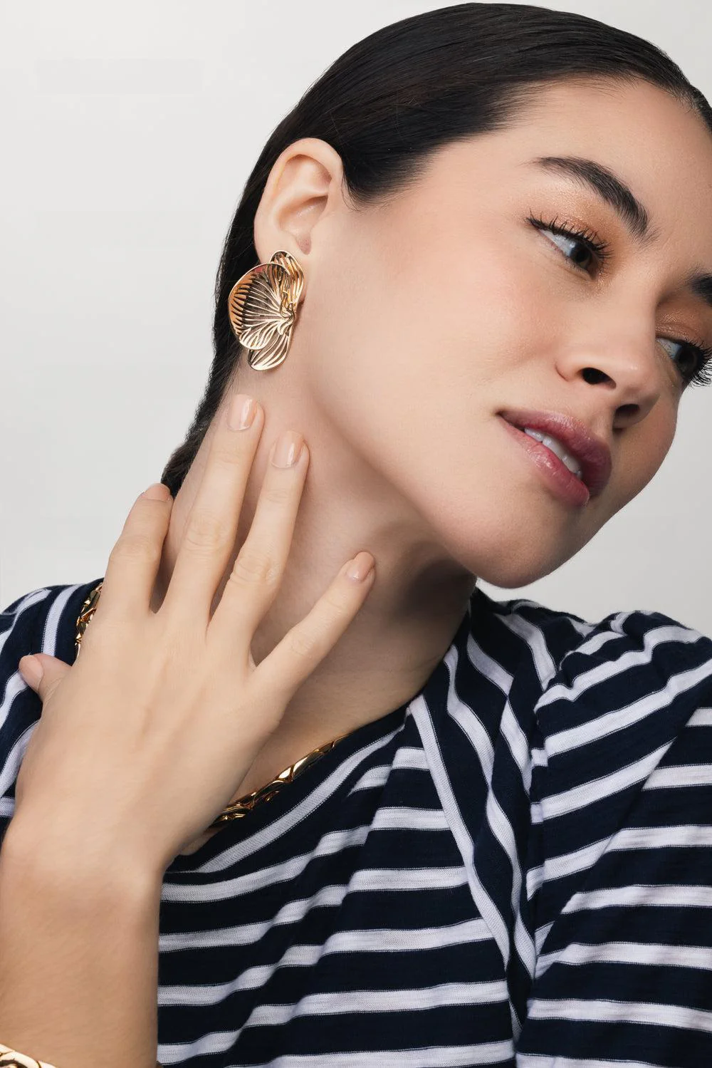 Small Orchid Earrings - Yellow Gold - Image 2