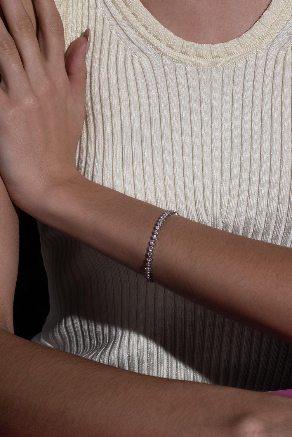 Round Diamond Line Bracelet - Image 2