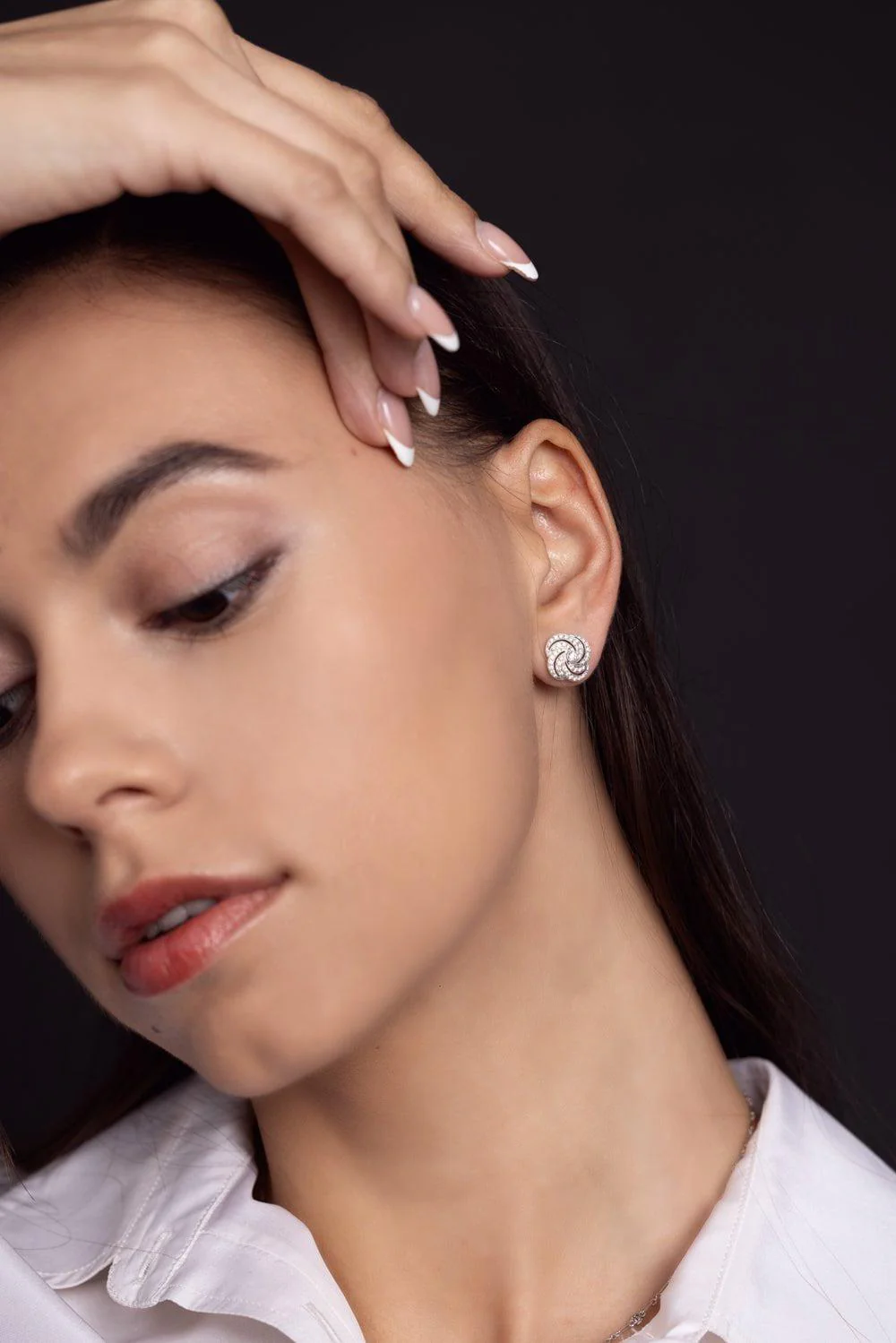 Splendor Clover Swirl Stud Earring - Image 4