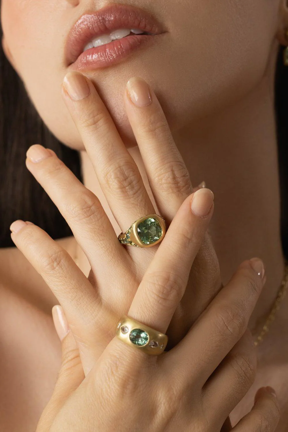 Emerald Puffed Cabochon Ring - Image 2