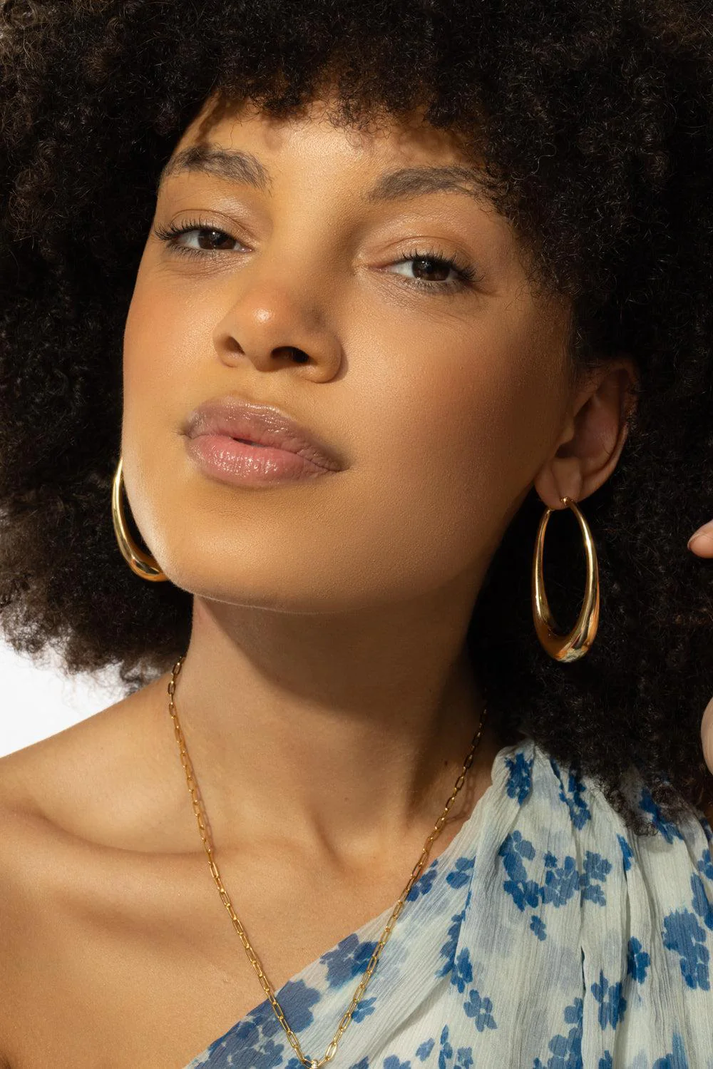 Elongated Oval Hoop Earrings - Image 3
