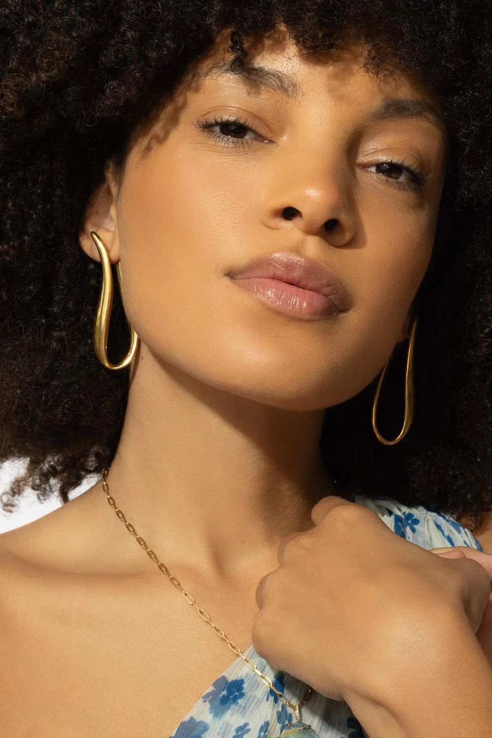 Elongated Wavy Earrings - Image 4