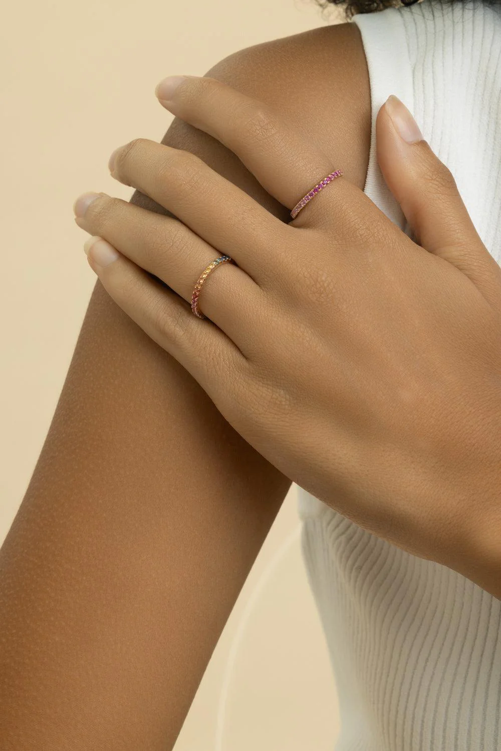 Pink Sapphire Ombre Skinny Band Ring - Image 2