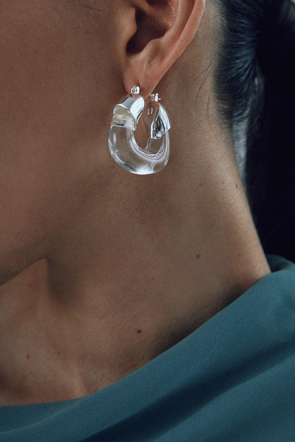 CLEAR ORGANIC HOOP EARRINGS - Image 2
