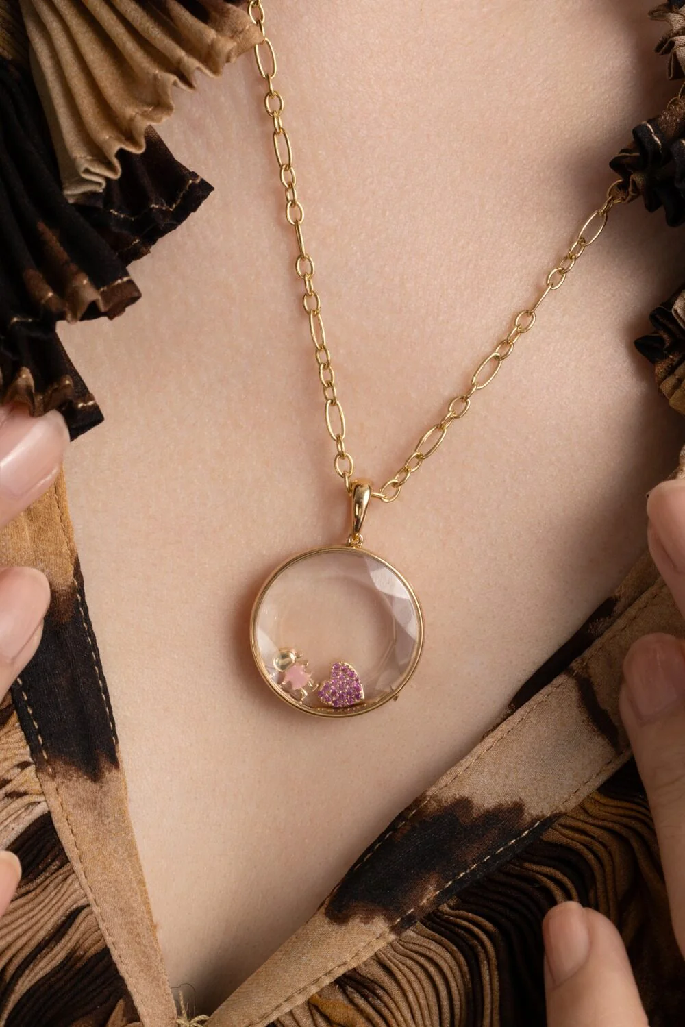 Round Large Locket Figaro Chain Necklace - Image 3
