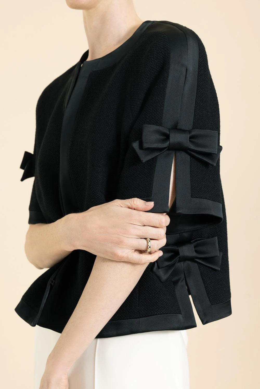 Short Sleeve Bow Satin Details - Image 3