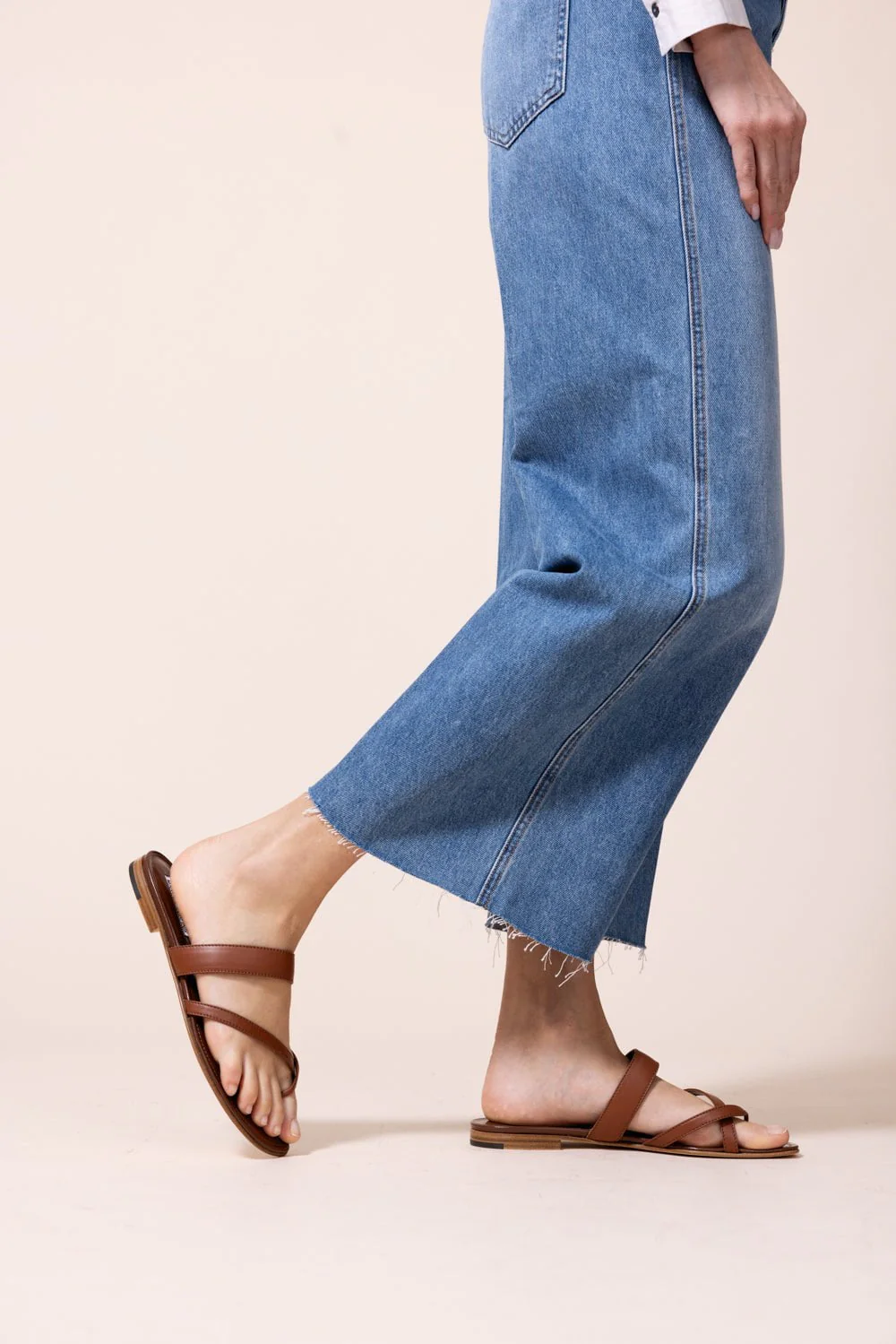 Susa Flat Sandals - Image 4