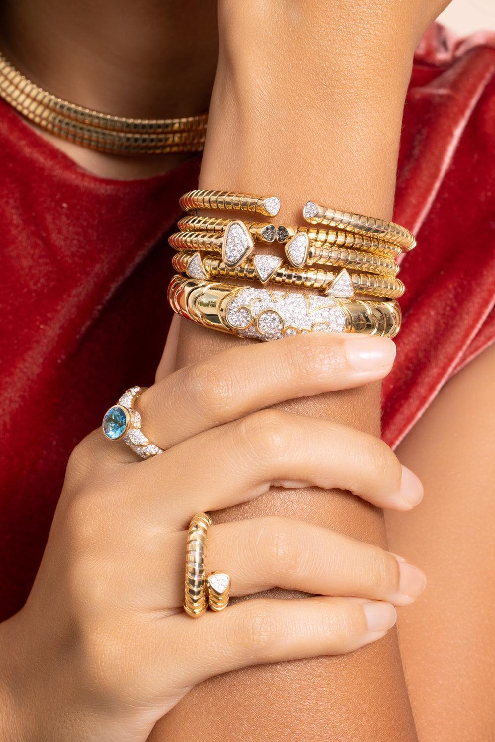 Diamond Onda Bangle Bracelet - Image 3
