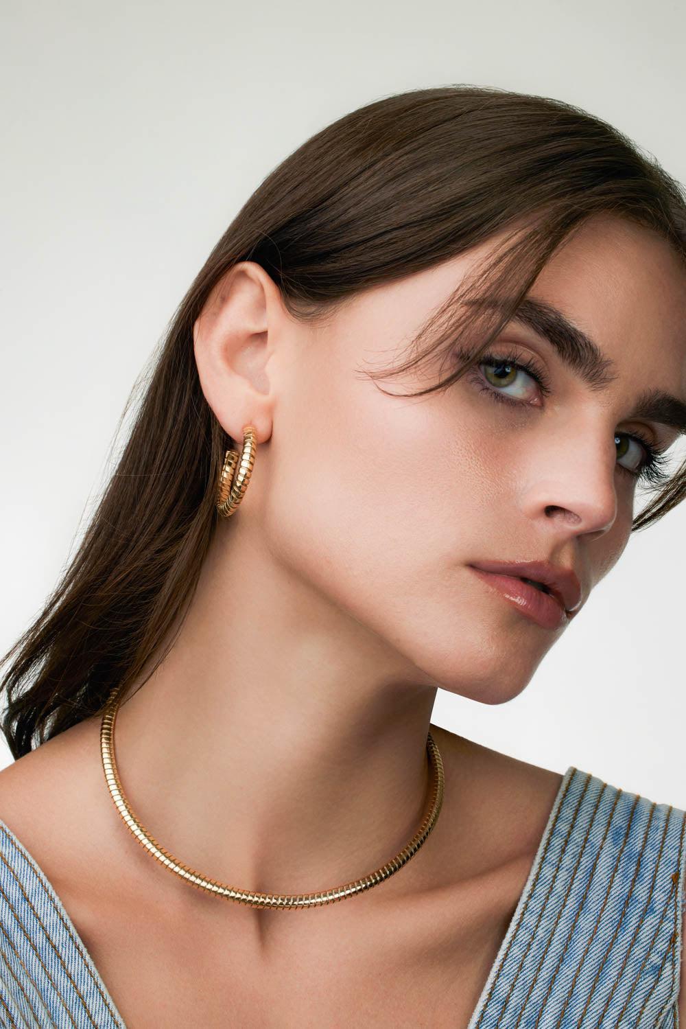Trisolina Small Hoop Earrings - Image 4