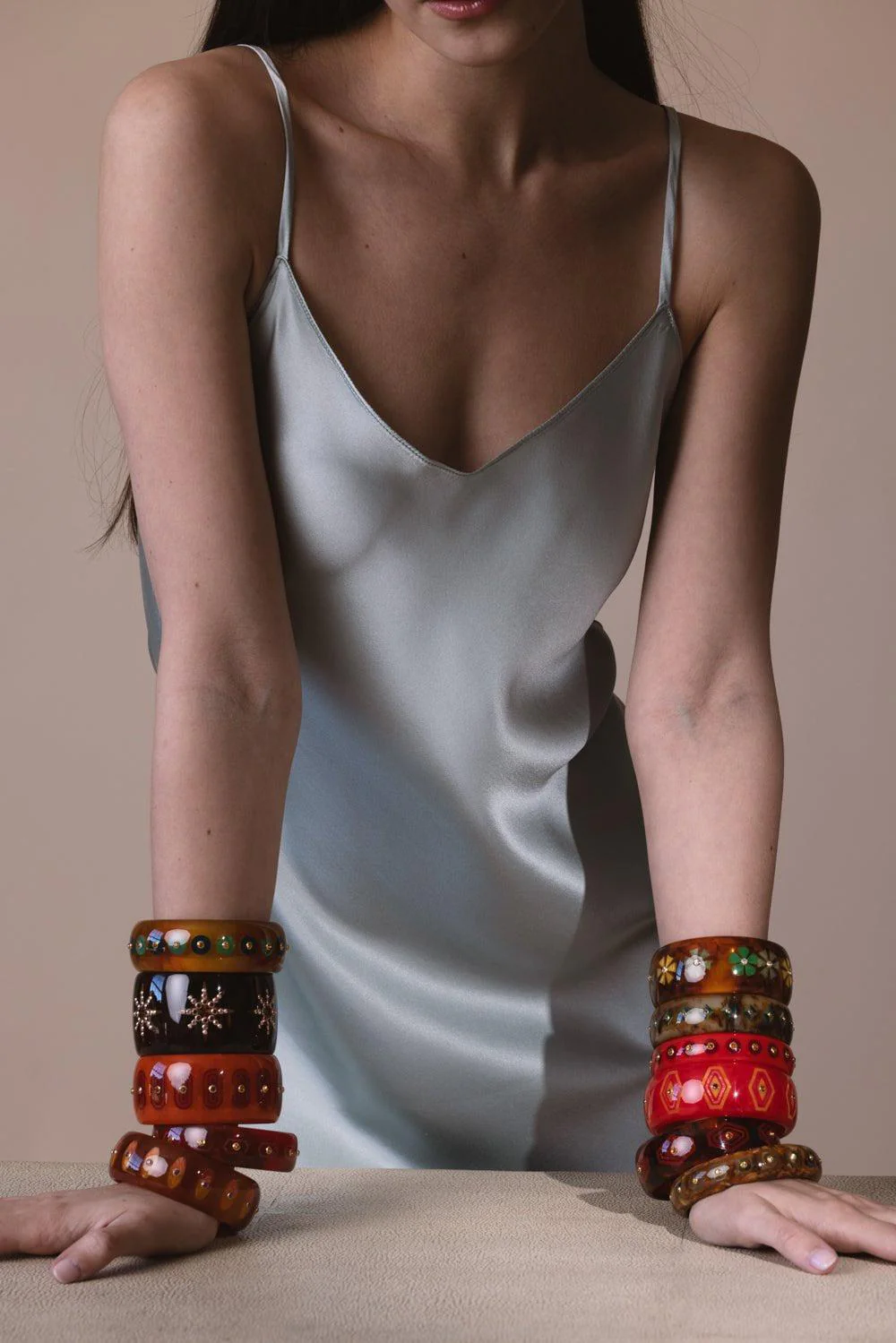 Tortoise Citrine Red Bakelite Bangle - Image 4