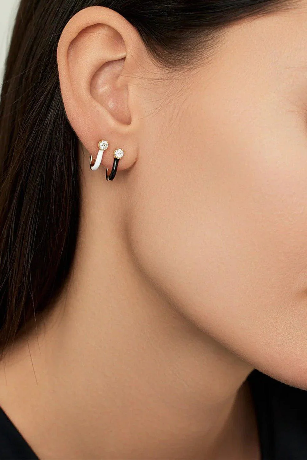 Black Aria U Huggie Hoop Earrings - Image 2