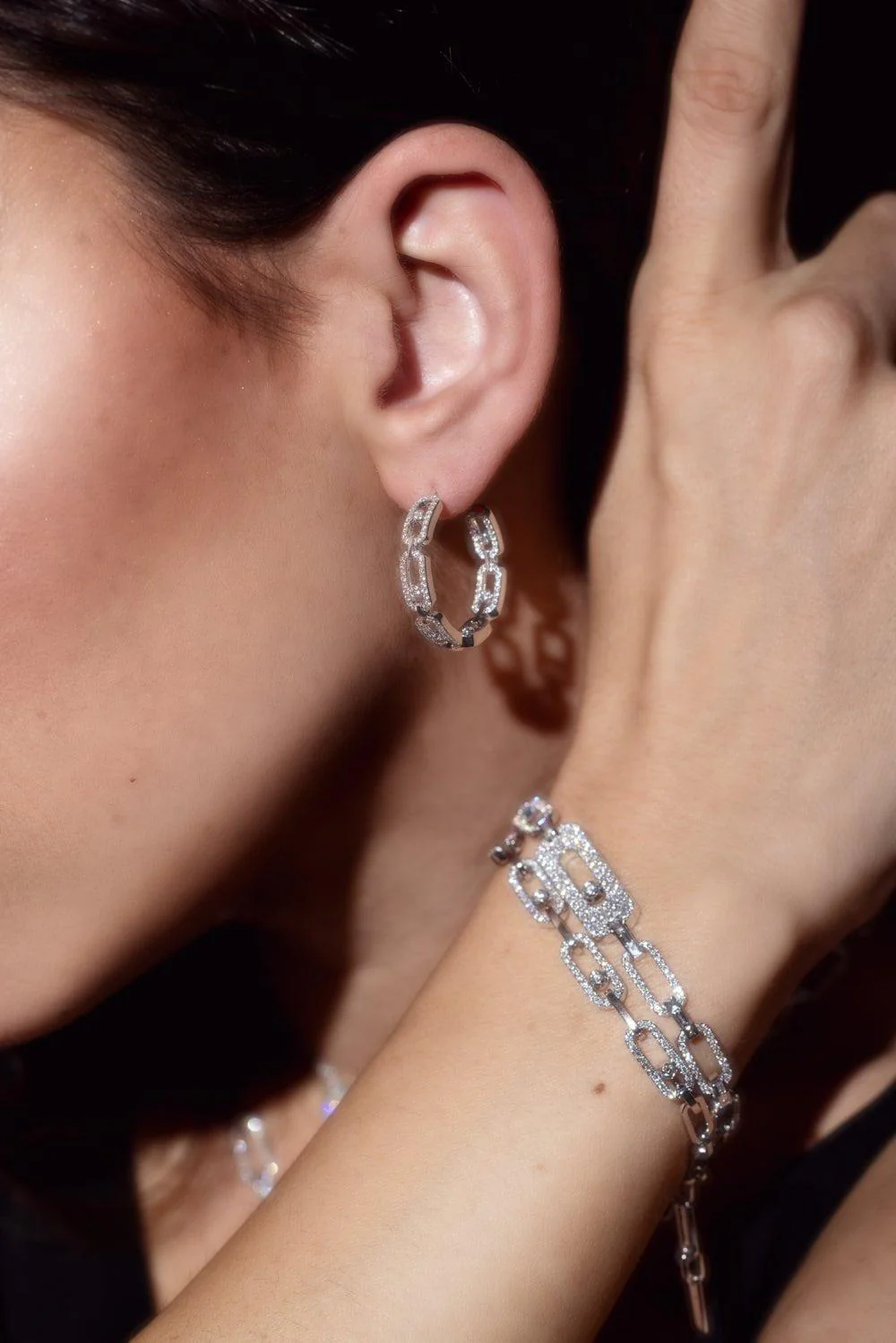Move Link Small Hoop Earrings - Image 3