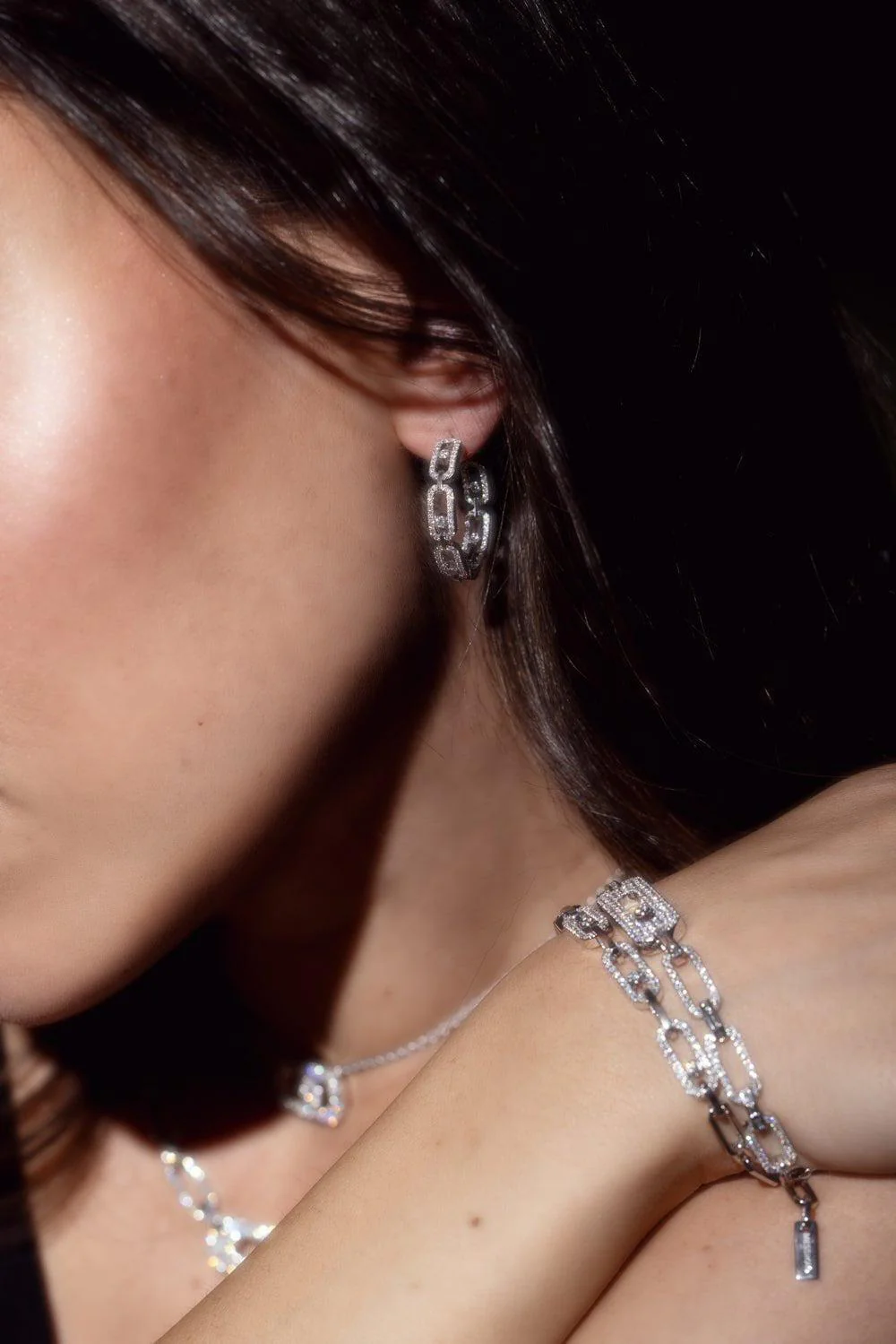 Move Link Small Hoop Earrings - Image 4
