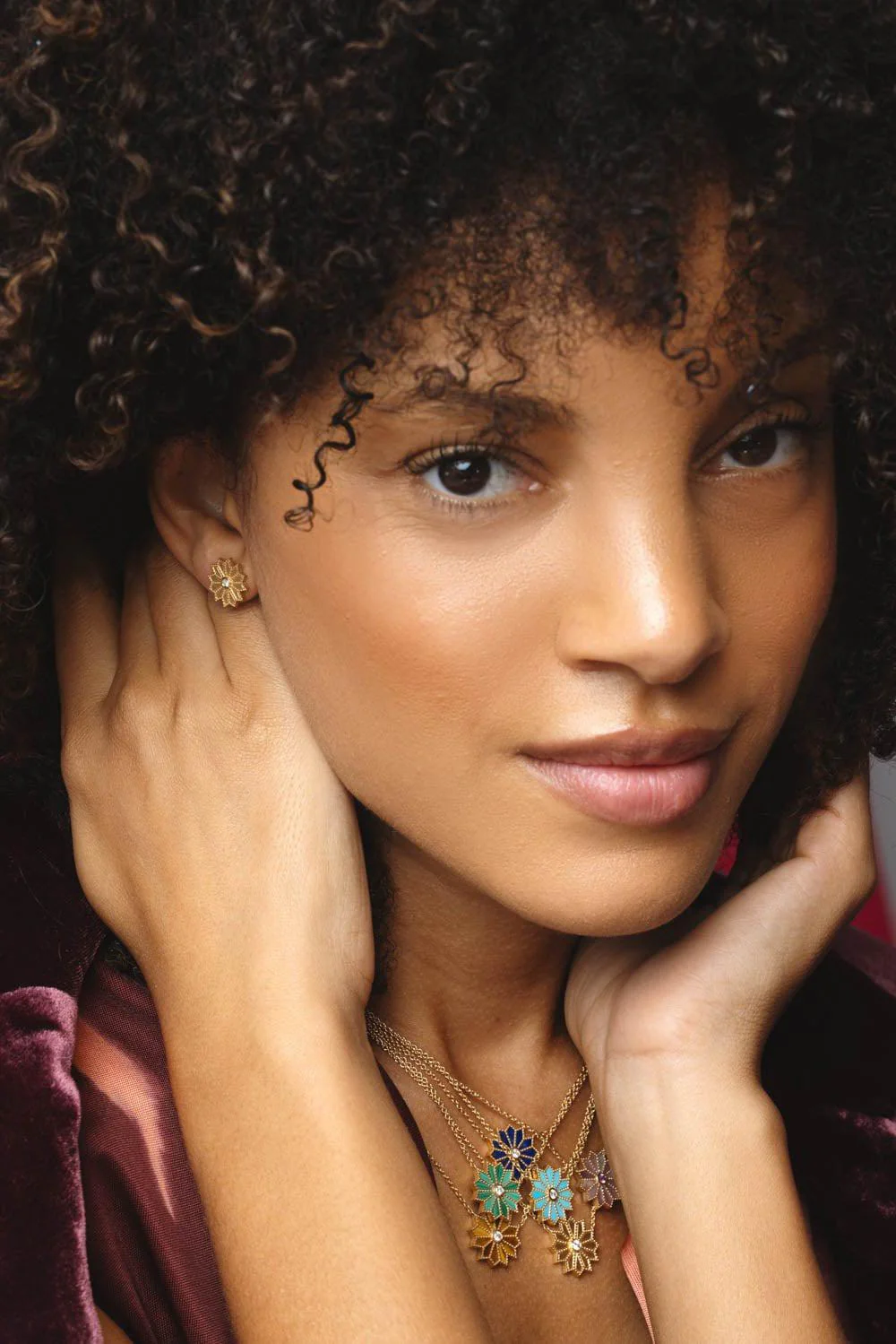 MINI SACRED FLOW STUD EARRINGS - Image 2