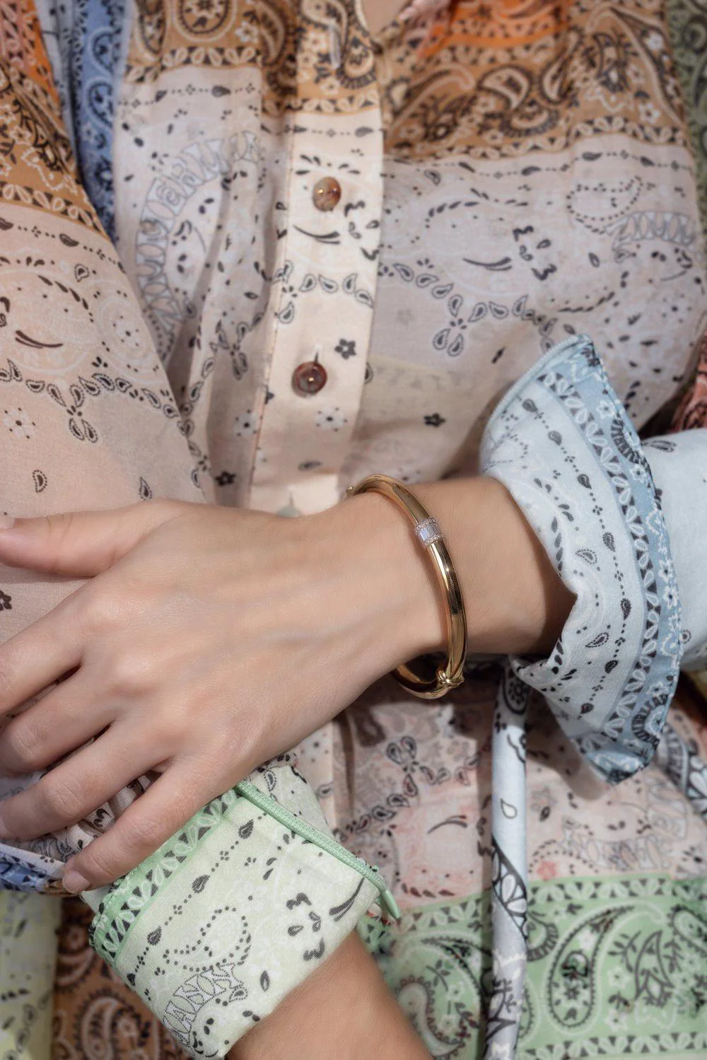 Paro Oval Bangle Bracelet - Image 2
