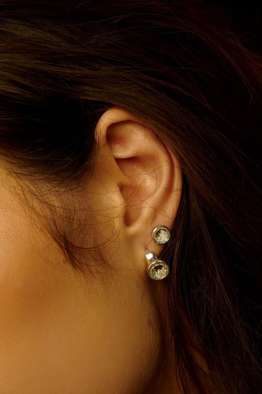 Neue Circle Stud Earrings - Image 2